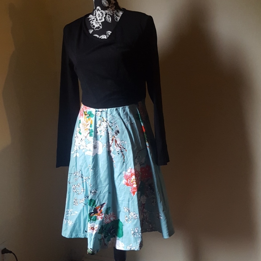 Yeslife💙Black&Light Blue Floral Long Sleeve Dress